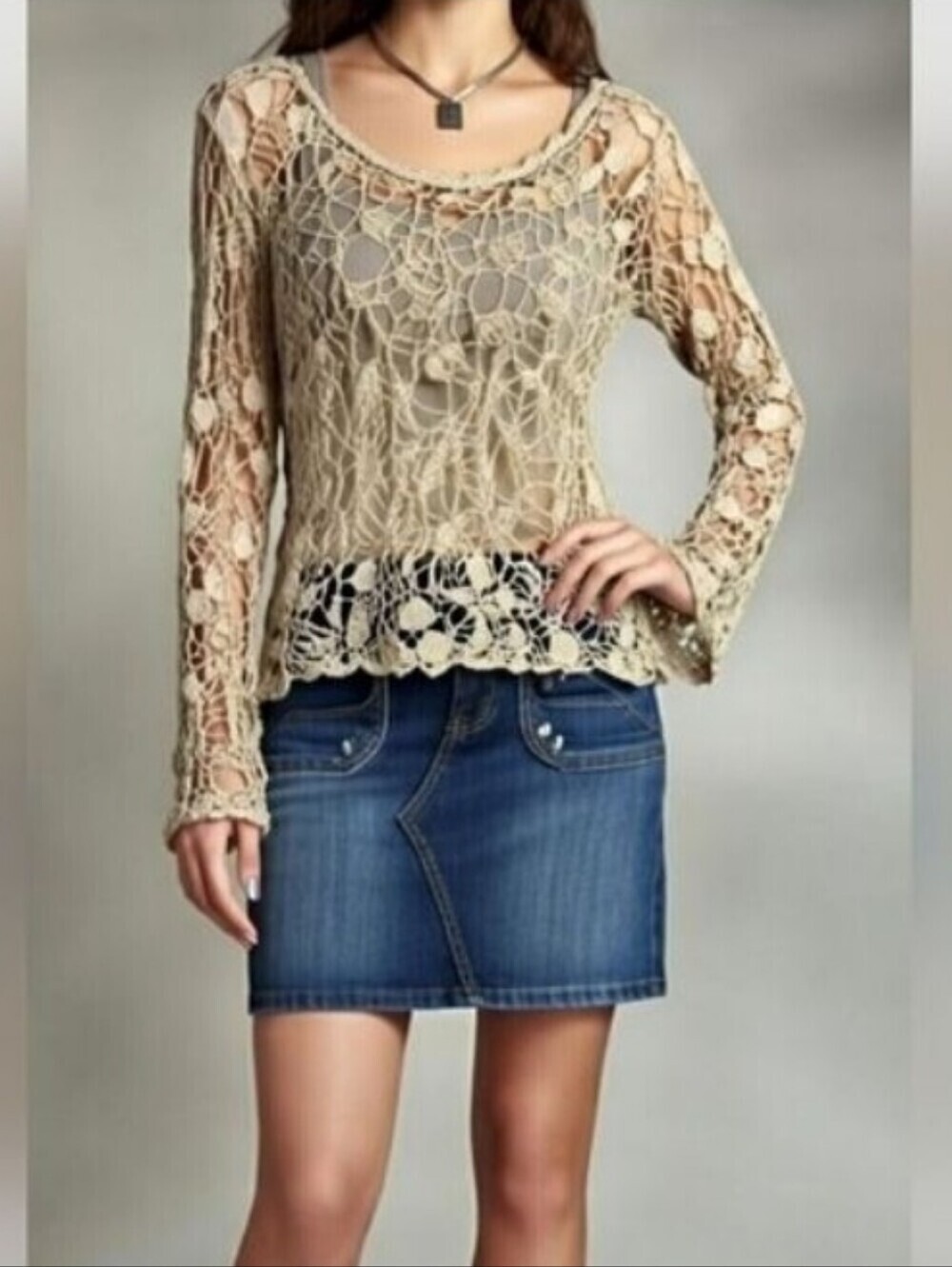 Newport News Beige Nude Crochet Lace Overlay Top Size Medium